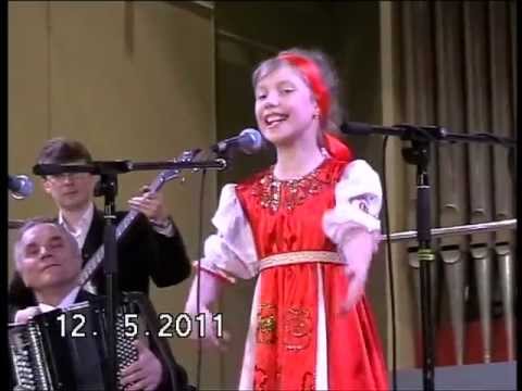 Видео: Ульяна Бугрецова - Ах вы сени, мои сени!