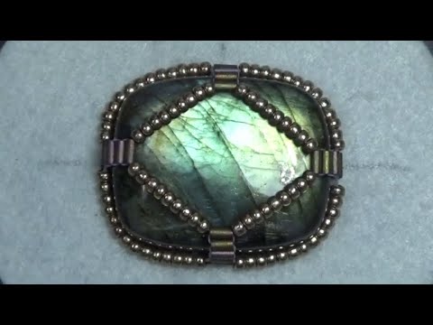Видео: Tutorial #3 :Beaded Embroidery Techniques Bezels.  Мастер класс, оплетение кабошона.
