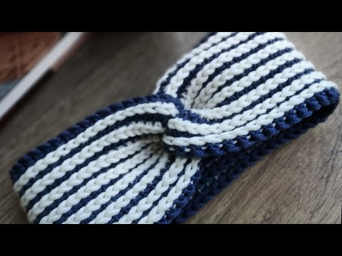 Видео: Мастер-класс по вязанию крючком простой повязки на голову и ушной повязки. Подходит для начинающих.