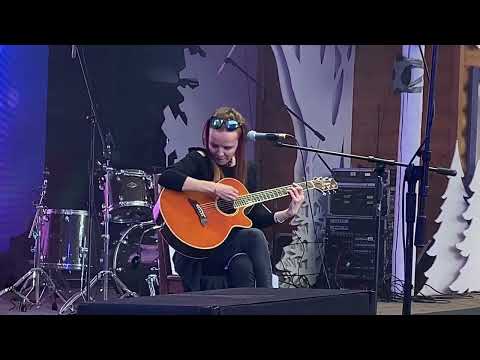 Видео: Маша Макарова - Земля (Live, Эктоника, 18.06.22)
