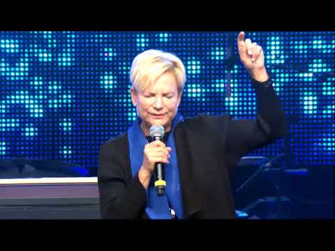 Видео: Нам нужно отдать Богу все без остатка | Хайди Бейкер