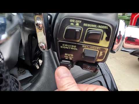 Видео: Центральная подставка Goldwing упрощена!