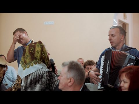 Видео: Оце так бабка дає!!!!! музиканти плачуть від сміху! КОЛОМИЙКИ