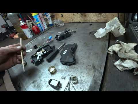 Видео: Ремонт замков на Volkswagen Golf 5