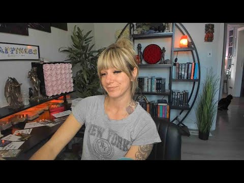 Видео: Чей-то коллега пришел, чтобы сообщить вам, что они уже не за горами.