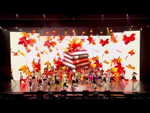 Видео: «Школьная пора» Вера Алдонина, Хор «Гордость» и Творческий центр Ангелины Шкарупиной «Броско» 01.11