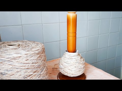 Видео: Делаем ДЕРЖАТЕЛЬ для КЛУБКА из подручных средств