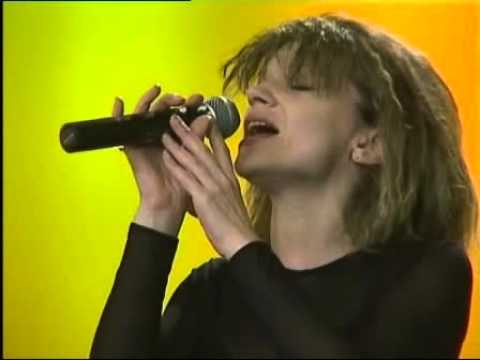 Видео: Роберта   Нека Сме Различни