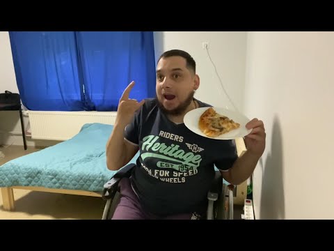 Видео: Пробую магазинную пиццу с беконом и грибами! Мукбанг