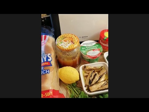 Видео: 🧄Бутерброды со шпротами/Как приготовить бутерброды со шпротами?/Brot mit Soße und gereuchte Fisch 