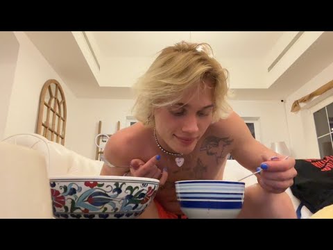 Видео: Даня Милохин / Danya Milokhin - стрим "ГОТОВИМ КУШАТЬ!!!", 13.03.2023 г.