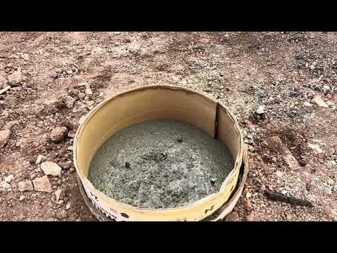 Видео: Заливка бетона ￼пирсов для грузового контейнера, автономный офис для нее