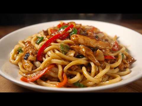 Видео: Я никогда не ел ничего столь вкусного! Паста с овощами и курицей! Простой и вкусный!