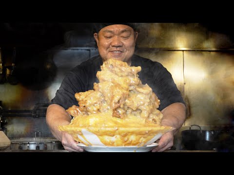 Видео: Гигантское мясо! Большая жареная курица и жареный рис — японская уличная еда