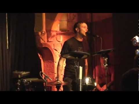 Видео: Дельфин - Дверь (Koncert 13.06.2008) Dolphin - Door