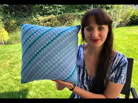 Видео: ВЯЗАНИЕ ОТ УГЛА. C2C CROCHETTING. ПОДУШКА КРЮЧКОМ