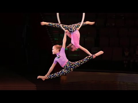Видео: Эстрадно-цирковая студия "Сказочный мир" - Гимнастки на кольце "Буги-Вуги"