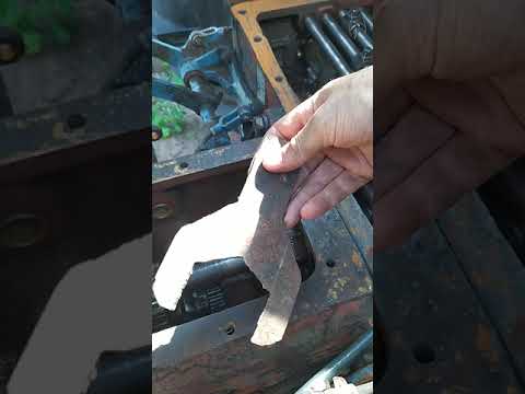 Видео: Как затянуть контргайку реверса Т-40.