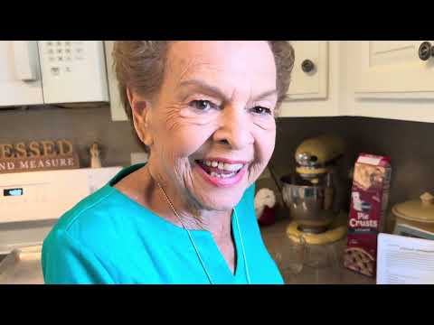 Видео: Рецепты MeMe | Яблочный пирог в коричневом пакете