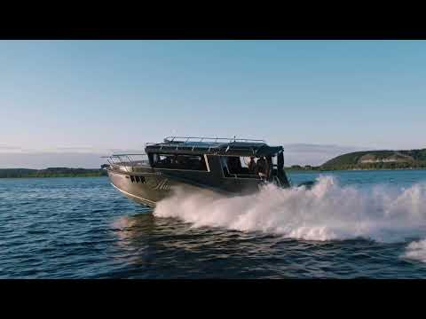 Видео: Ходовые испытания алюминиевого катера Seamoone 850 с спаркой Yamaha 2x300 л.с.