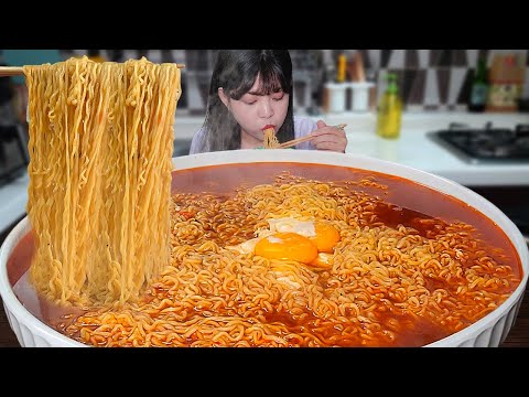 Видео: Съешьте 10 раменов утром! АСМР 🍜 MUKBANG!