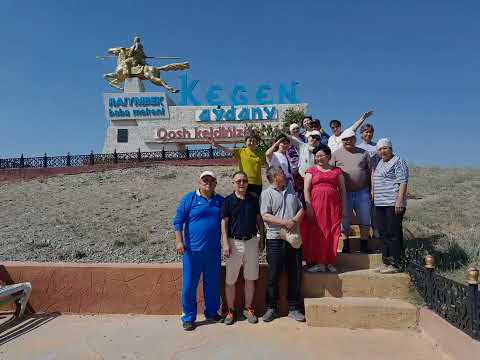 Видео: Кездескен қандай жақсы!    1983 жылғы Қорам орта мектеп түлектері.