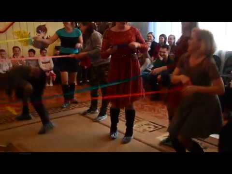 Видео: Конкурс с мамами "Косы" в детском саду