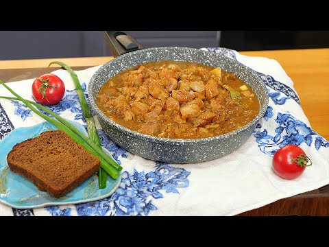 Видео: Луковый гуляш, который накормит всю семью. Целая сковорода мяса