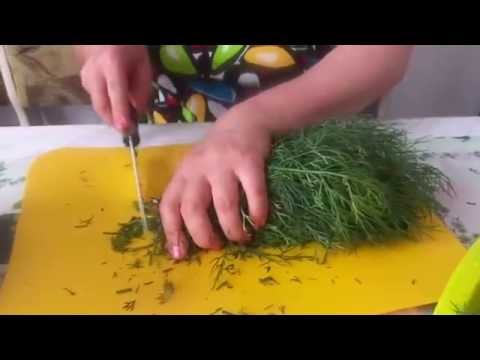 Видео: Как правильно заморозить зелень укропа на зиму в домашних условиях.