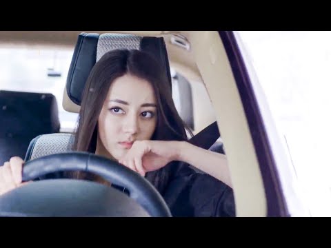 Видео: Богатый бизнесмен планирует ограбление, но женский телохранитель следует за ним!