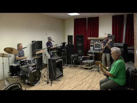 Видео: Наше лето. Кавер группа "ВИА 70-х Белоомут". Клуб по интересам.