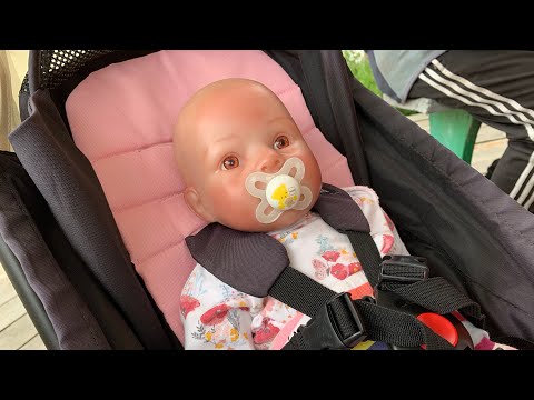 Видео: Влог с куклами реборн | мы поехали в село| прогулка в новой коляске🍼.