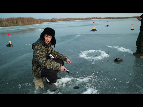 Видео: Жаңа жылда қысқы балық аулау!!! МҰЗ ЖАРЫЛЫП КЕТТІ !!! Зимняя рыбалка в Казахстане #балықаулау
