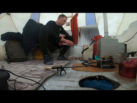 Видео: ГДЕ-ТО В МОРЕ, ЕНИСЕЙ!!! НОЧЬ НА ЛЬДУ! ЛЕЩ, ОКУНЬ.