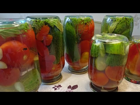 Видео: #Маринованное ассорти из огурцов и помидор на зиму в банки, просто,но очень вкусно.