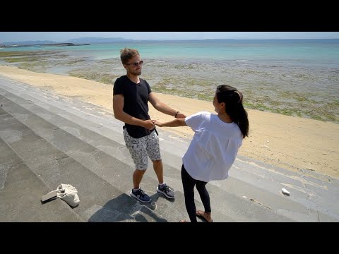 Видео: Неловкое знакомство с японкой - учительницей плавания. Русский БАТЯ летом в Японии, неизданное