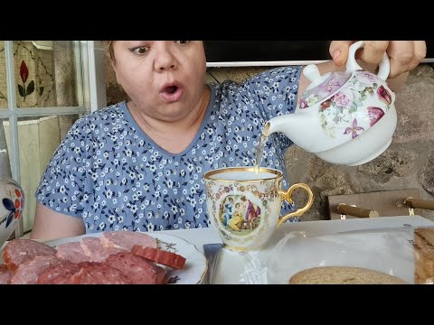 Видео: МУКБАНГ 🍽 ММ ВКУСНЯТИНА КОЛБАСА ХЛЕБ ЧАЙ ПРОСТО ПИР #мукбанг#mukbang#неasmr