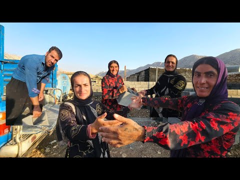Видео: Вдохновляющее воссоединение: как одна бездомная семья обрела надежду