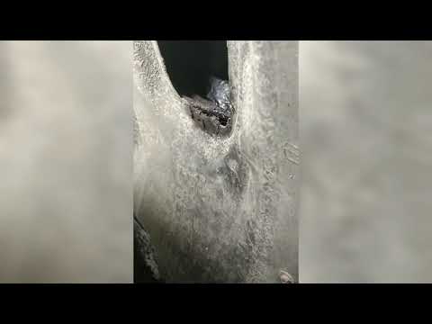 Видео: замена лампочки габарита на SsangYong Rexton 2