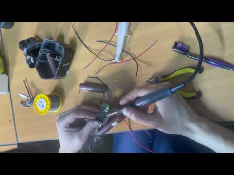 Видео: Переделка АКБ шуруповерта HITACHI 12V с Ni Cd на Li Ion