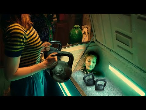 Видео: Умершую бабушку помещают в холодильник, чтобы получать за нее пенсию