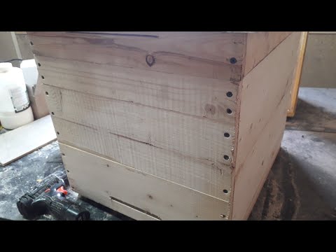 Видео: Улей ДАДАН на вооружение. Обзор. Тележка для погрузки ульев.