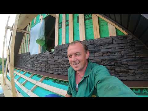 Видео: За два часа обшил фронтон цокольными панелями!Фронтон под камень!