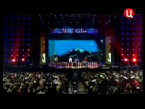 Видео: Юля Савичева "ПРИВЕТ" live