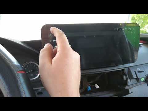 Видео: Установка 12 дюймового монитора Mercedes Benz W212