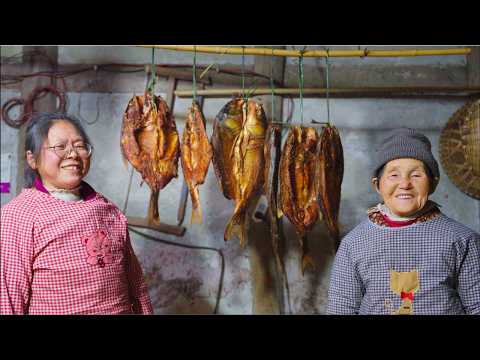 Видео: Приготовьте копченую рыбу на весь год | Массовое рыбоводство