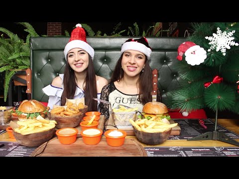 Видео: MUKBANG ЧИЗБУРГЕР И ХРУСТЯЩИЙ БУРГЕР С AYKA EMILLY