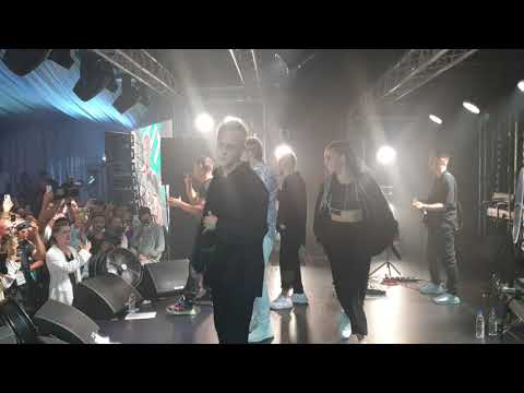 Видео: Дима Билан feat Юрий шатунов - Про Белые Розы @ oscar hall august of twentyth MMXXI new wave