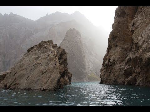 Видео: Озеро Кель-Суу в Кыргызстане: сказка гор, песня льда
