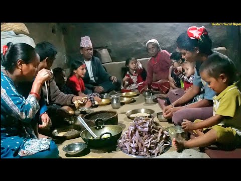 Видео: Простая непальская деревенская кухня превратилась в настоящий праздник! ||Семья наслаждается гриб...